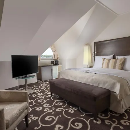 Grand Hotel Bohemia-3